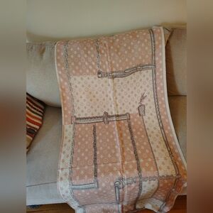Elegant Pink Patterned Scarf
